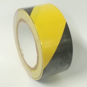 NASTRO SEGNALETICO GIALLO E NERO ADESIVO CALPESTABILE 5CM X 33METRI